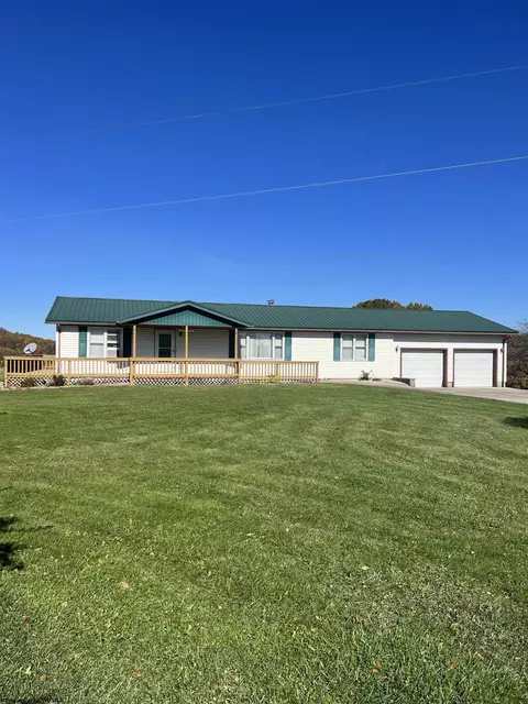 670 Laurel Creek Rd, Moatsville, WV 26405