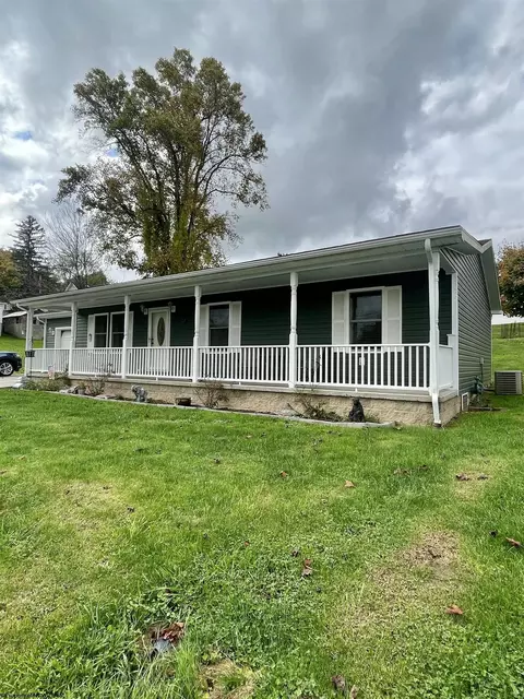 109 North St, Fairmont, WV 26554