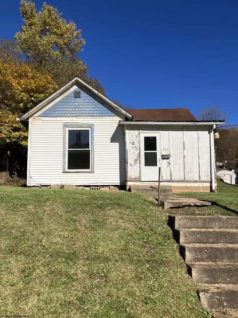259 W Main St, Salem, WV 26426