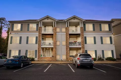 1312 University Commons Dr, Star City, WV 26505