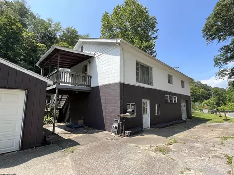 4369 Wallace Pike, Lumberport, WV 26386