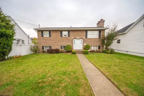 1222 Stewart St, Shinnston, WV 26431