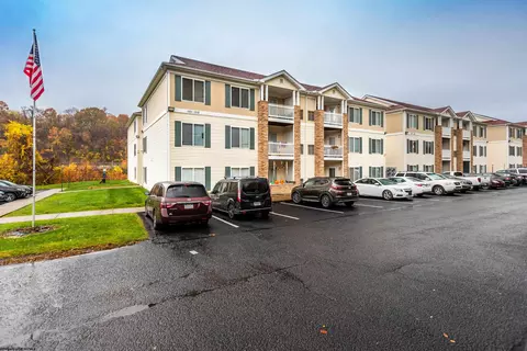 1207 University Commons Dr, Star City, WV 26505