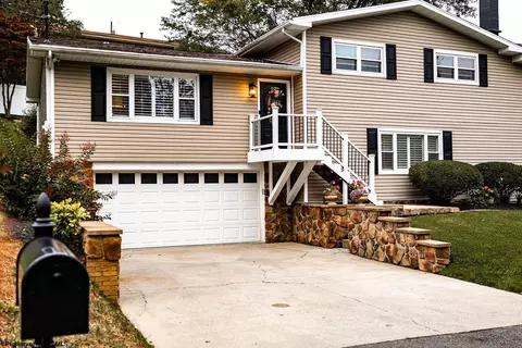 1812 Bunker Ave, Fairmont, WV 26554