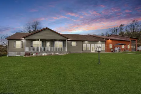 174 W Herring Rd, Masontown, WV 26542