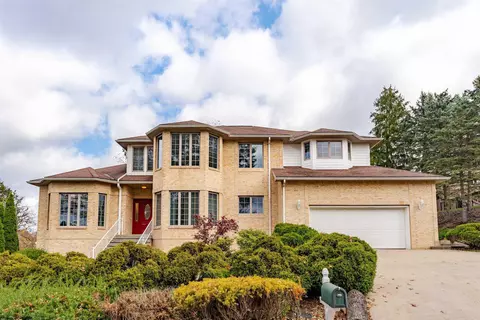 23 Woodcrest Dr, Morgantown, WV 26505