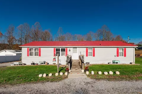 76 Faith Ave, Masontown, WV 26542