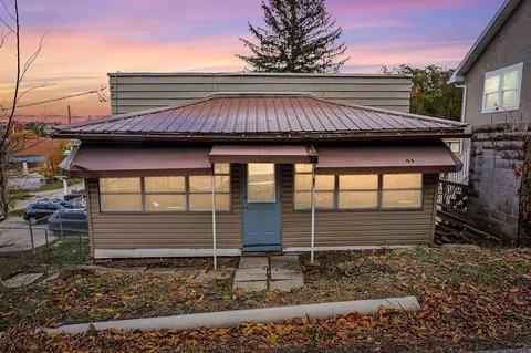 427 Fairmont Rd, Morgantown, WV 26501