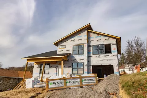 204 North St, Bridgeport, WV 26330