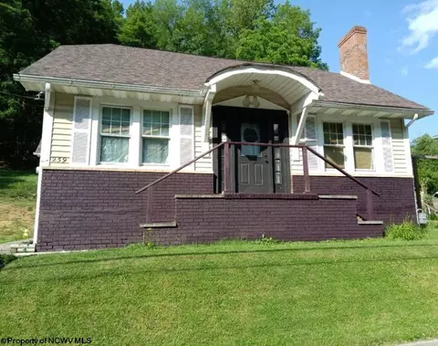 239 Diamond St, Elkins, WV 26241