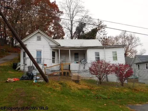 253 Mound Ave, Weston, WV 26452