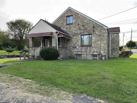 303 Naomi St, Fairmont, WV 26554