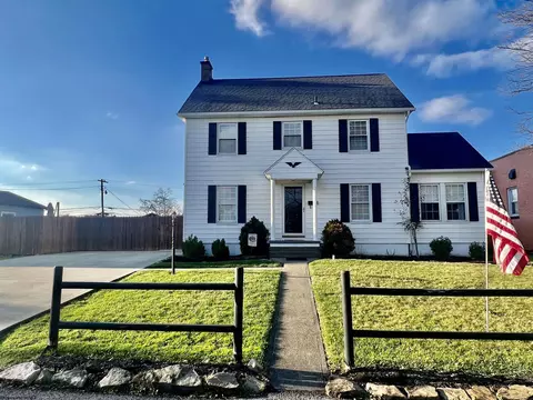 1301 Peacock Ln, Fairmont, WV 26554