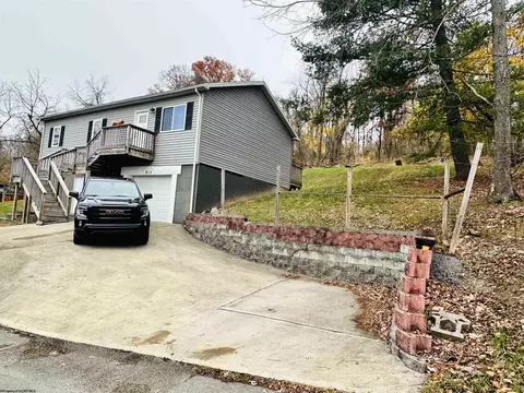 915 Marion Ave, Fairmont, WV 26554