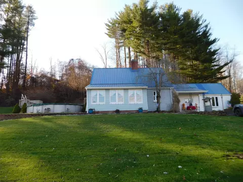 391 U Rd, Arthurdale, WV 26520