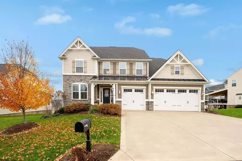 75 Falling Water Ln, Morgantown, WV 26508