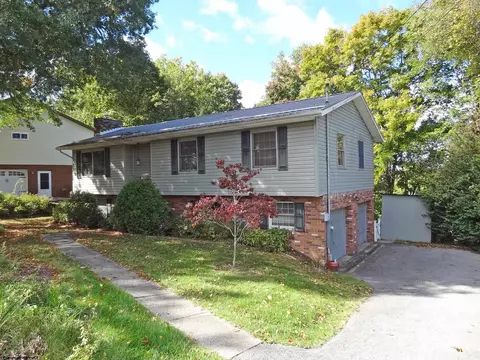 871 Vandalia Rd, Morgantown, WV 26501