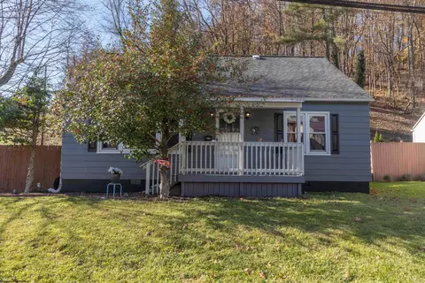 70 Valley St, Salem, WV 26426