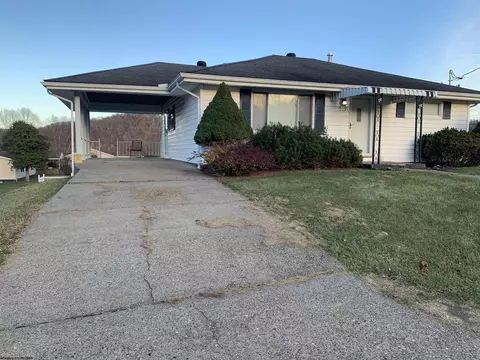 223 Chestnut St, Hepzibah, WV 26369