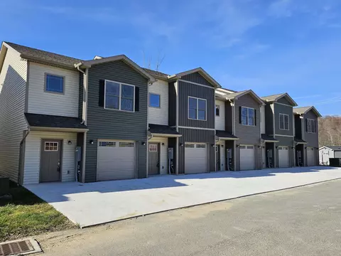 24 Goliath Dr, Shinnston, WV 26431