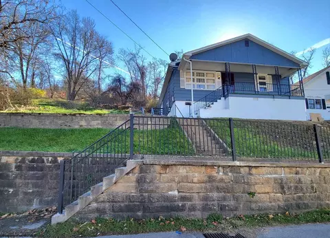 229 High St, Shinnston, WV 26431