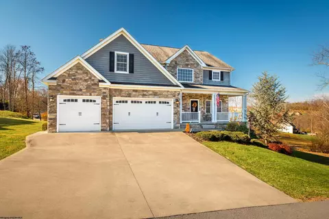 205 Greenview Dr, Morgantown, WV 26508
