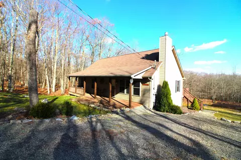 406 Windflower Dr, Terra Alta, WV 26764