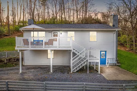 2052 Purinton St, Morgantown, WV 26505