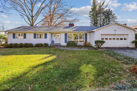 1478 Roosevelt Dr, Morgantown, WV 26505