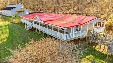 3140 Owl Creek Rd, Morgantown, WV 26508