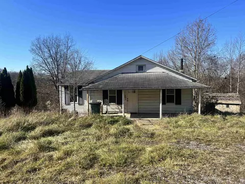 511 Glory Barn Rd, Morgantown, WV 26501