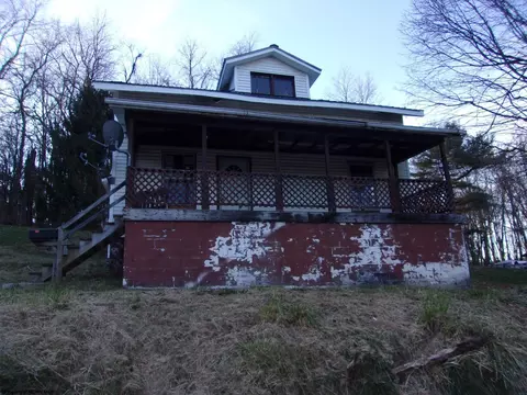 113 Center St, Kingwood, WV 26537