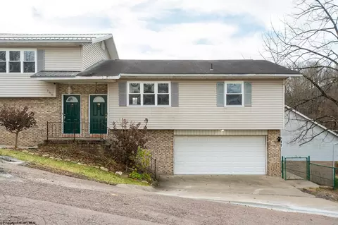 776 Briarwood St, Morgantown, WV 26505