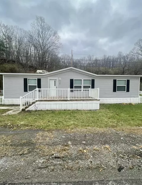 720 Gauley Tpke, Flatwoods, WV 26621