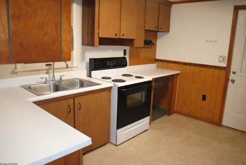 19 Dadisman St, Philippi, WV 26416 photo 5