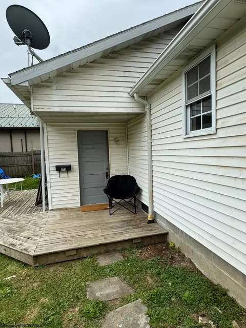Exterior - 100 E Main St, Mannington, WV 26582 photo 2 of 2
