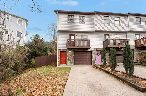 104 Cedarstone Dr, Morgantown, WV 26505