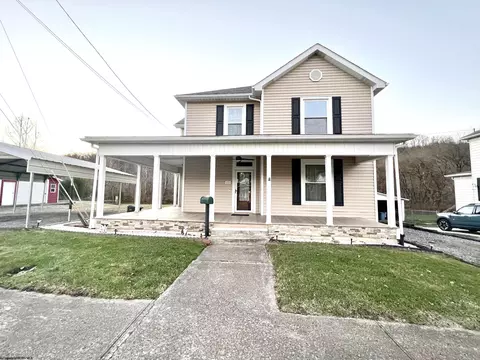 824 W Main St, Grafton, WV 26354
