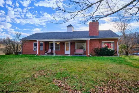 818 Elliott Ridge Rd, Elkins, WV 26241