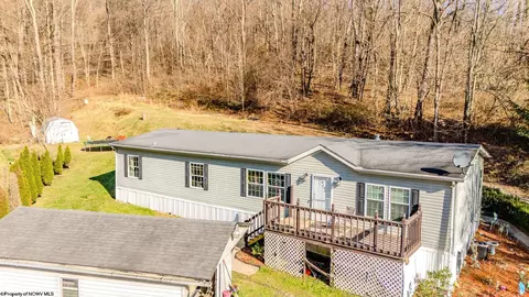 450 Mason Dixon Hwy, Morgantown, WV 26501