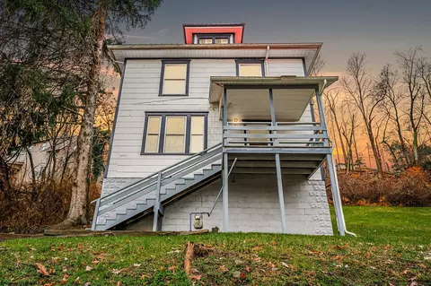 1280 Hillside Dr, Fairmont, WV 26554