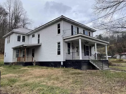 24 Middle Run Rd, Weston, WV 26452