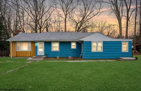 257 Greystone Dr, Philippi, WV 26416