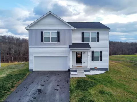 10 Iron Ridge Rd, Fairmont, WV 26554