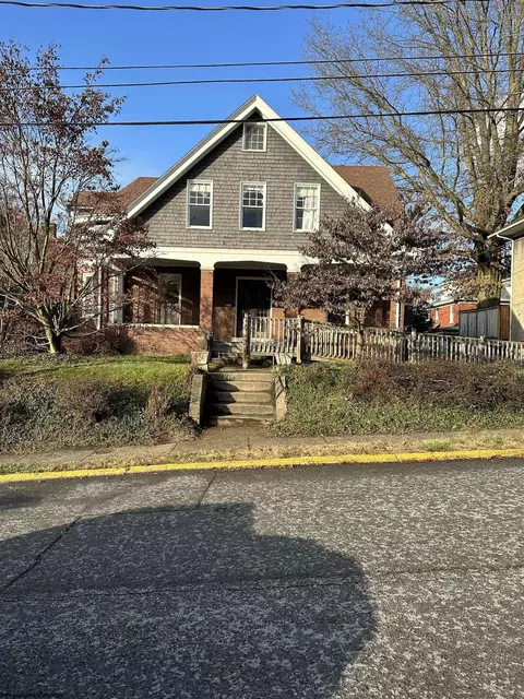319 Watts St, Morgantown, WV 26501