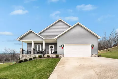 140 Gladstone Cir, Morgantown, WV 26508