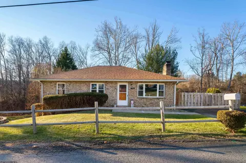 115 Hallhurst Rd, Fairmont, WV 26554