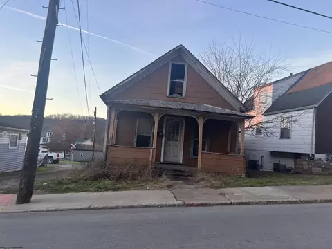300 N Wells St, Sistersville, WV 26175