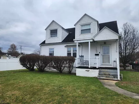 8086 Hazelwood Ave, Stonewood, WV 26301