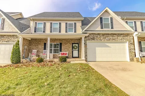 111 Red Oak Ln, Morgantown, WV 26501
